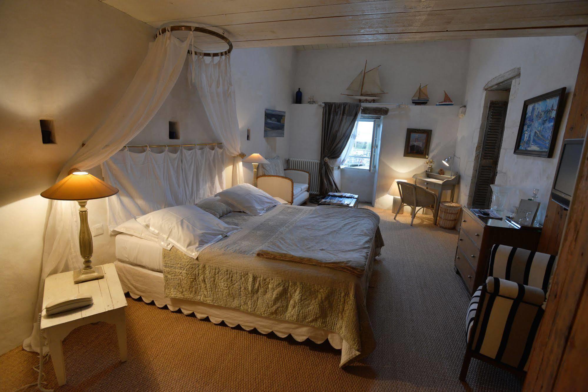 Bed and Breakfast Le Corps De Garde Saint-Martin-de-Ré Zewnętrze zdjęcie